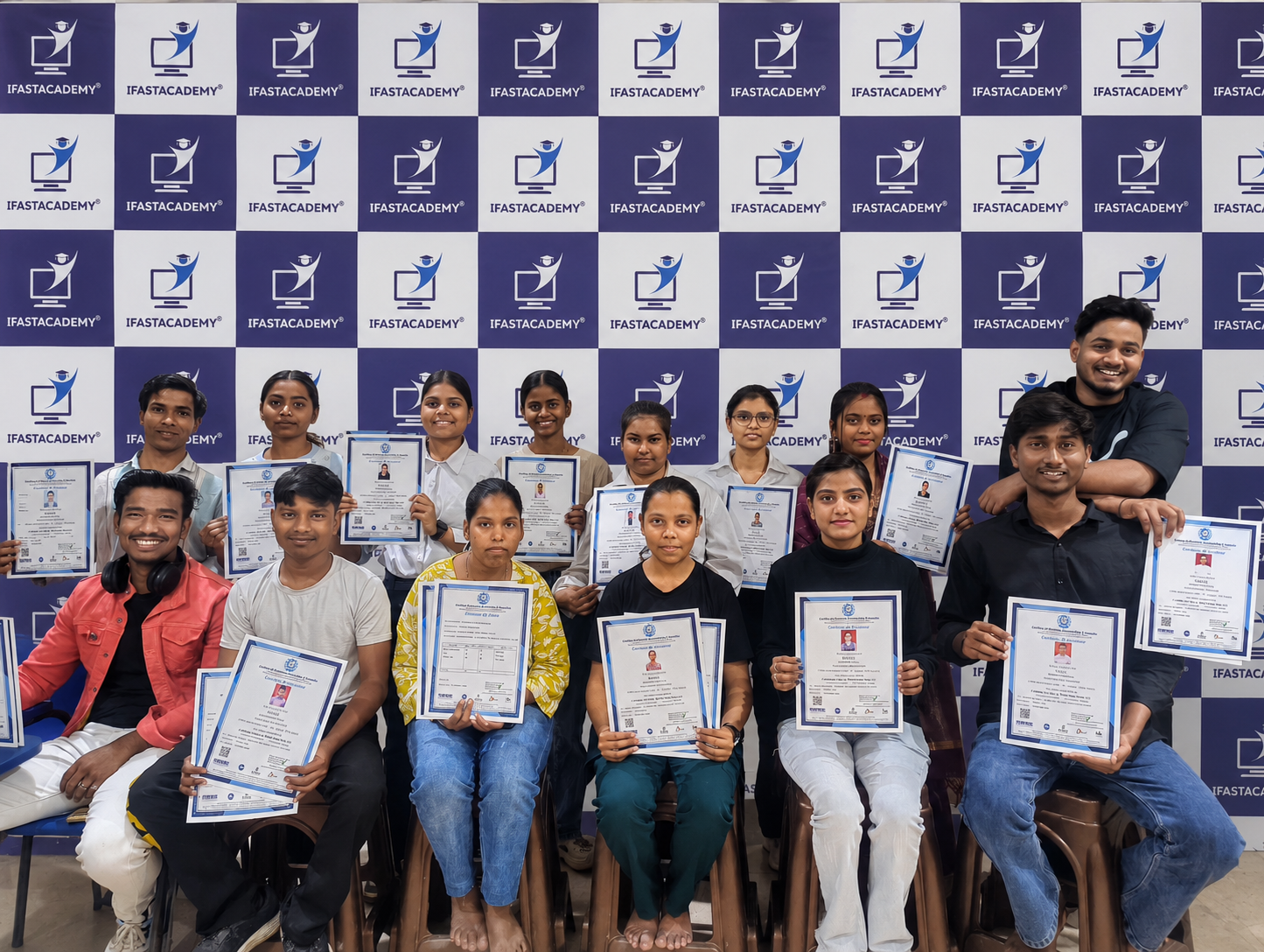iFastAcademy students celebrating their course certificates